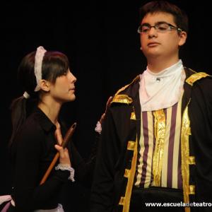 Fotografía de Escuela de Teatro de Granada: Amarillo Moliere - Escuela de Teatro de Granada