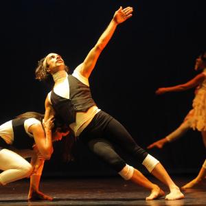 Fotografía de Talleres Danza contemporánea - Conservatorio de Danza