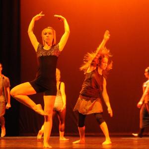 Fotografía de Talleres Danza contemporánea - Conservatorio de Danza
