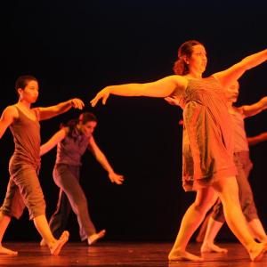 Fotografía de Talleres Danza contemporánea - Conservatorio de Danza