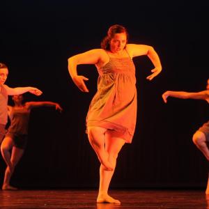 Fotografía de Talleres Danza contemporánea - Conservatorio de Danza
