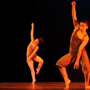Fotografía de Talleres Danza contemporánea - Conservatorio de Danza