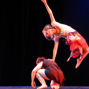 Fotografía de Talleres Danza contemporánea - Conservatorio de Danza