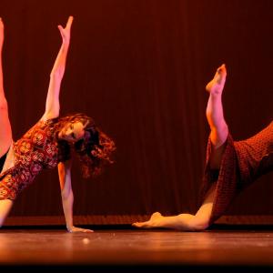 Fotografía de Talleres Danza contemporánea - Conservatorio de Danza