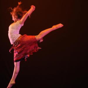 Fotografía de Talleres Danza contemporánea - Conservatorio de Danza