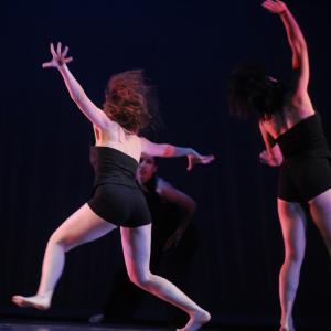 Fotografía de Talleres Danza contemporánea - Conservatorio de Danza