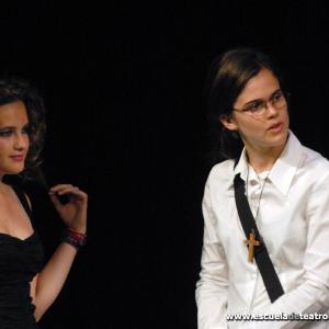 Fotografía de Escuela de Teatro de Granada: Parada y sorpresa - Escuela de Teatro de Granada